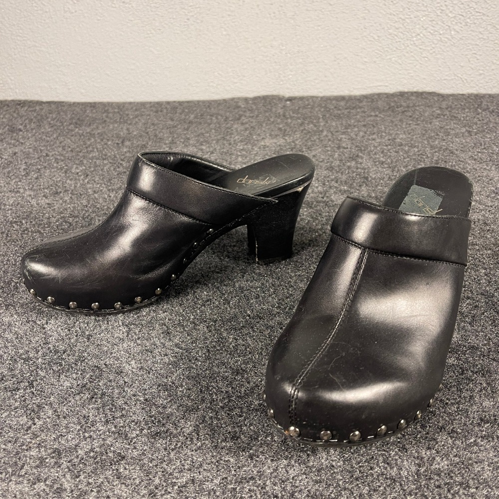 Dansko Rae Womens EU 38 US 7.5 8 Black Leather Studded Heeled Mule Clogs